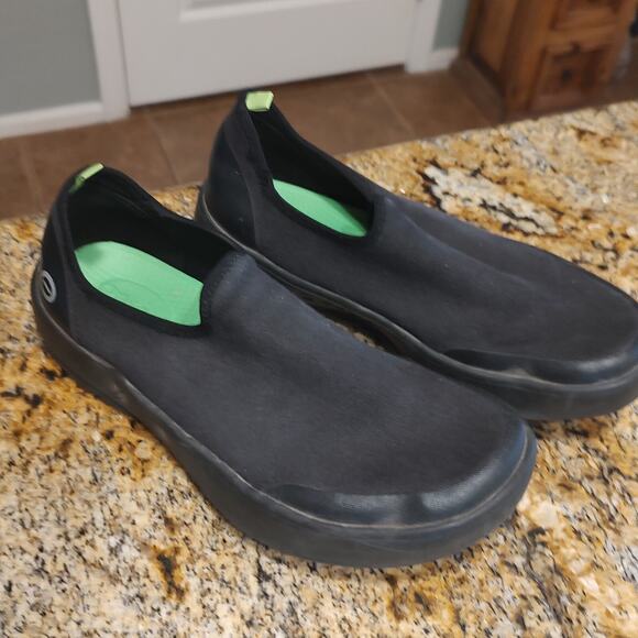 OOfos OOmg eeZe Low Recovery Slip On Shoes Sneakers Black Women's Sz 8 - Picture 2 of 14